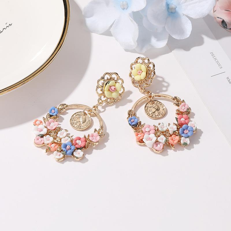 Exaggerated pastoral earrings female retro large circle flower earrings beautiful small fresh baroque earrings