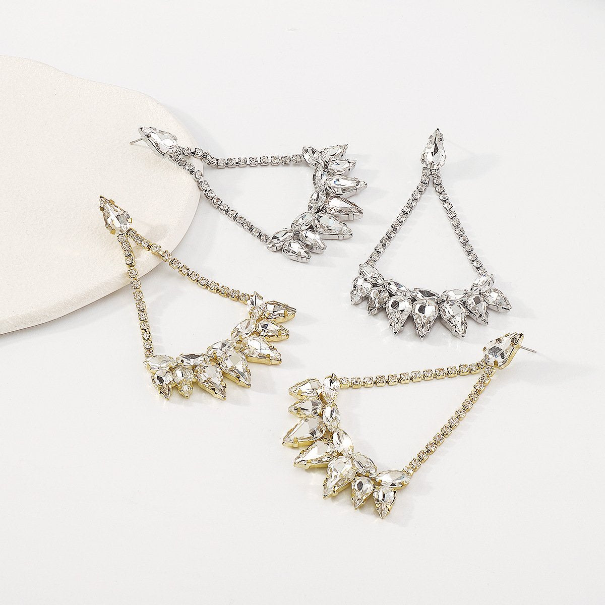 E1631 Jewelry Simple Water Drop Diamond Light Luxury Earrings Women's Geometric Exaggerated Elegant Gentle Earrings