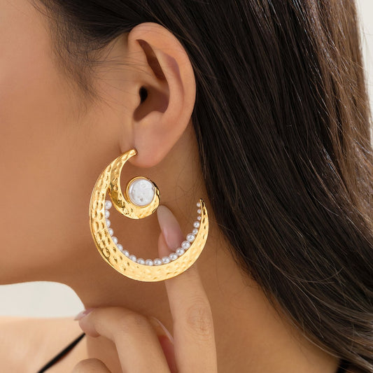 Jewelry temperament cold micro-inlaid imitation pearl crescent moon earrings simple geometric metal earrings for women