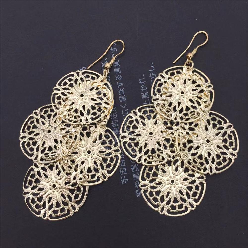 Palace Retro Hollow Flower Earrings Ladies Fashion Earrings Christmas Ball Supplies