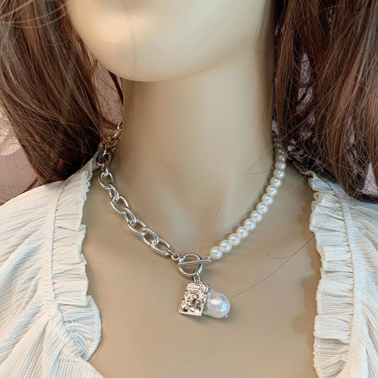 Jewelry Temperament Shaped Pearl Necklace Retro Baroque Alloy Portrait Square Necklace Female