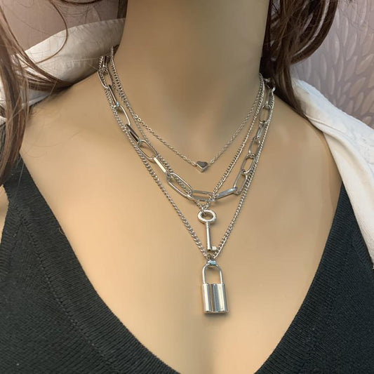 Jewelry Retro Chain Peach Heart Lock Pendant Necklace Women's Creative Fashion Lock Necklace