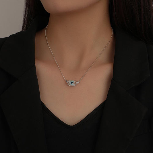 Simple personality trend hands hug eyes necklace style beautiful creative temperament clavicle chain necklace female