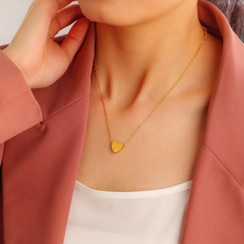 Niche light luxury titanium steel gold-plated glossy love pendant fashion simple all-match item heart-shaped necklace for women
