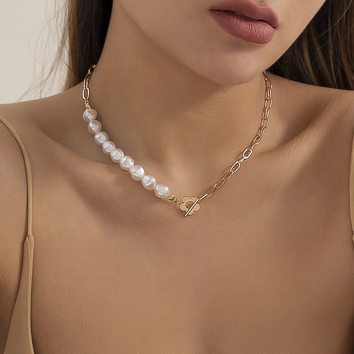 Temperament simple imitation pearl chain stitching necklace fashion short flower necklace choker