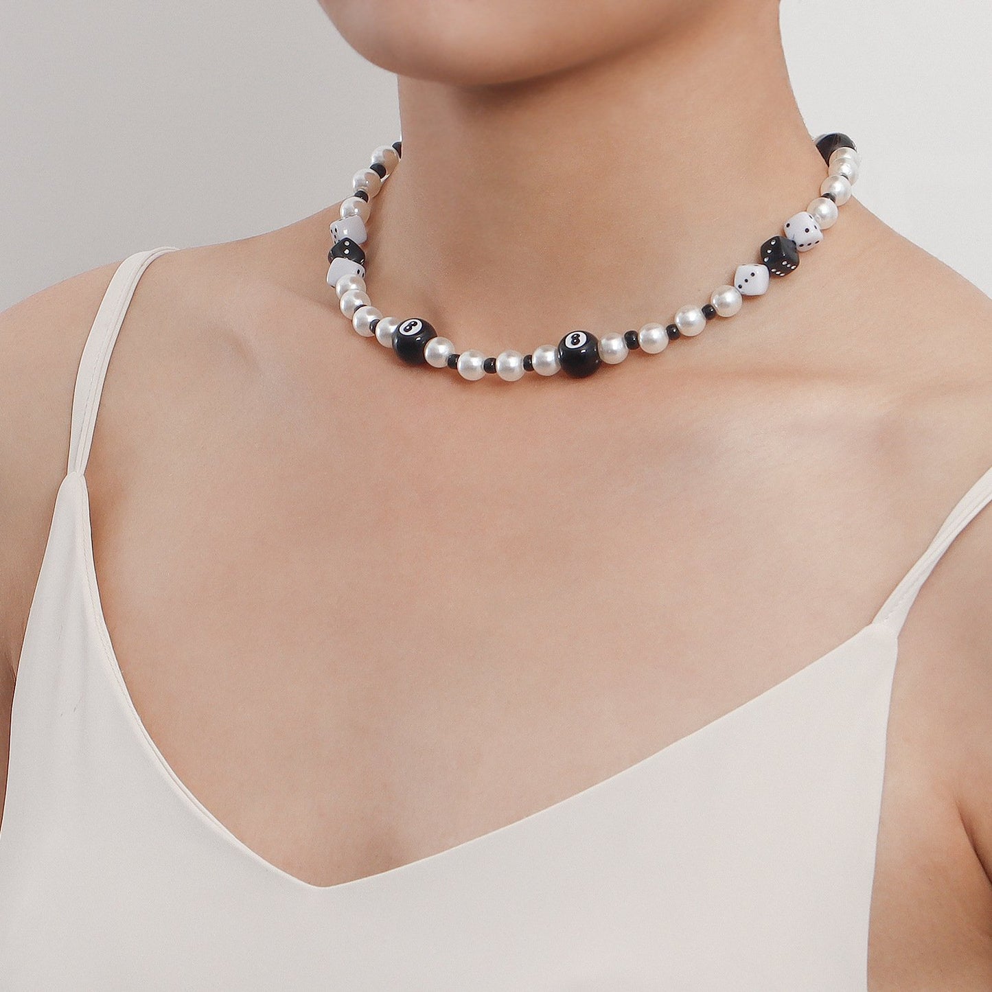 Fashionable Pearl Necklace Retro Niche Design Personality Ladies Sweater Chain