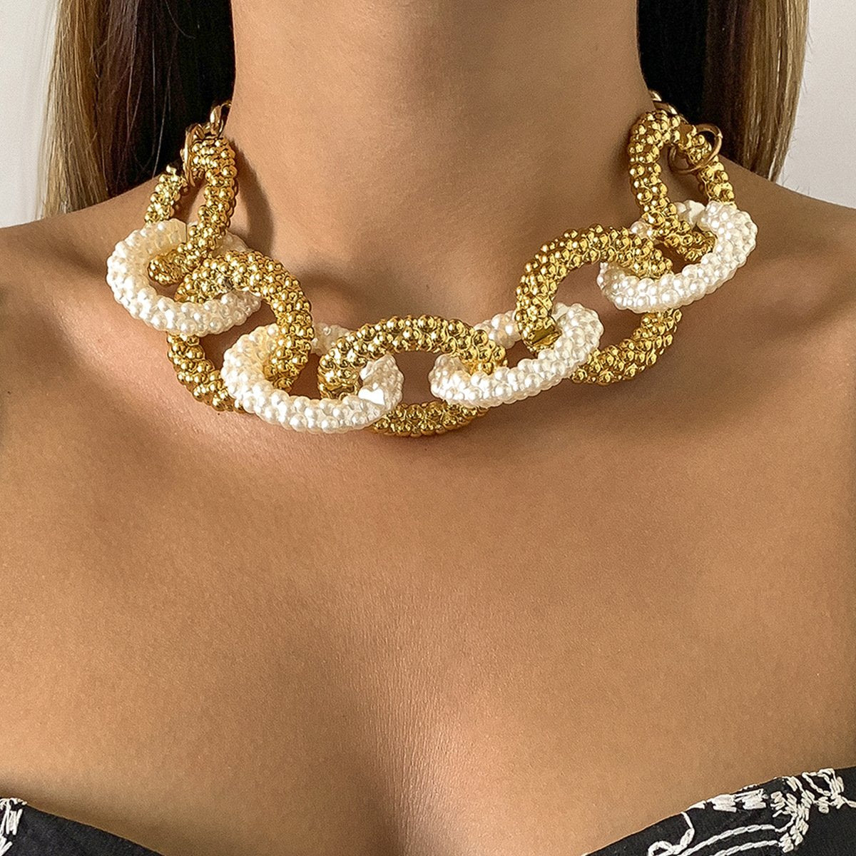 Jewelry fashion exaggerated hemp surface metal buckle necklace personality trend aluminum chain clavicle necklace female