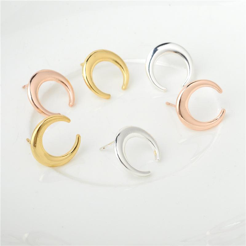 Explosive Earrings Female Simple Star Moon Earrings Curved Crescent Earrings Small Fresh Fashion Jewelry