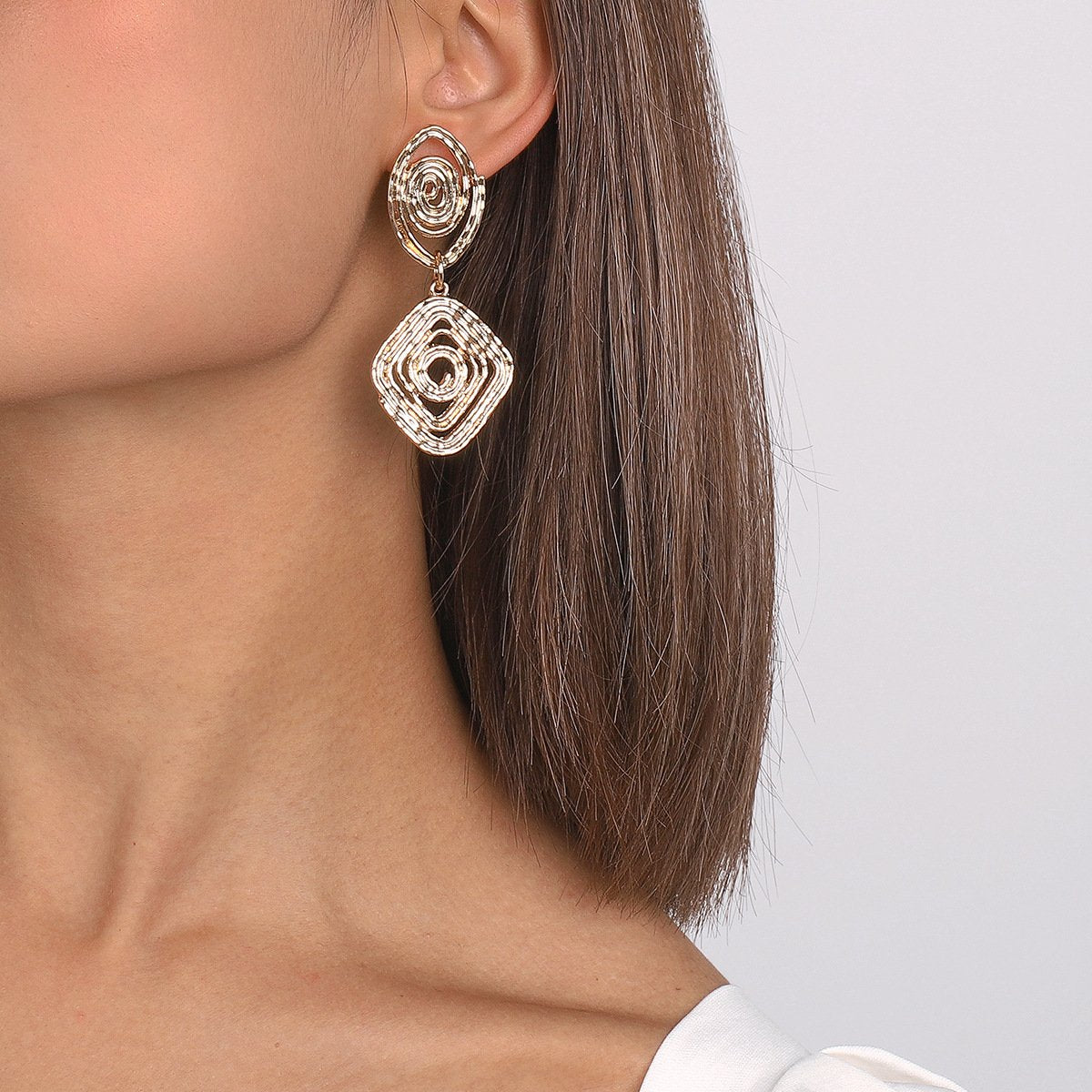 E1913 Retro Ethnic Earrings Geometric Irregular Simple Metal Earrings Temperament Hollow Earrings