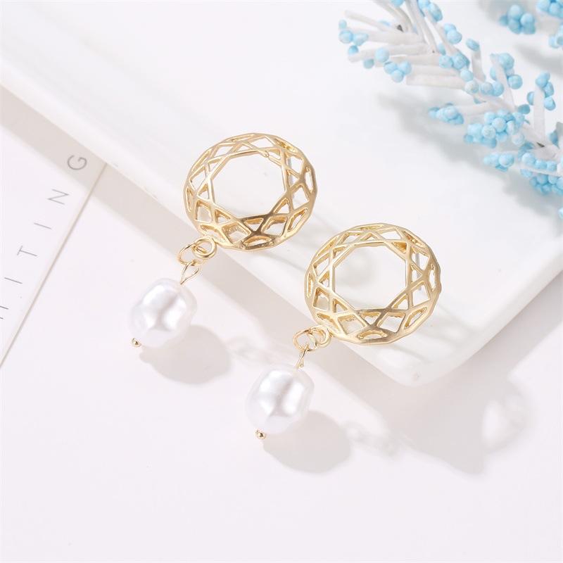 Earrings Round Mesh Hollow Pearl Women's Stud Earrings Personalized Geometric Earrings