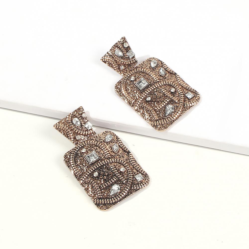 E7479 Magnesium Bottle Shape Creative Earrings Luxury European Court Retro Fashion Earrings Earrings