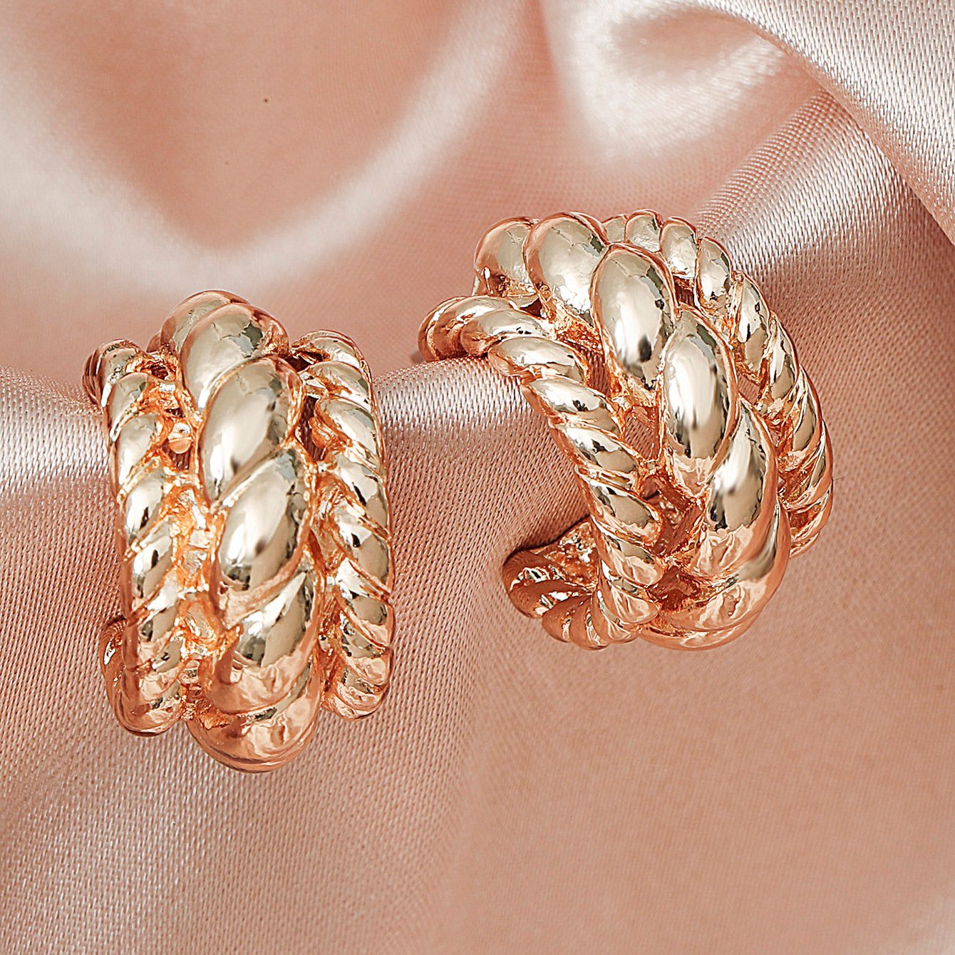Ins geometric C-shaped hoop earrings female retro exaggerated personality metal braided earrings punk hip-hop earrings