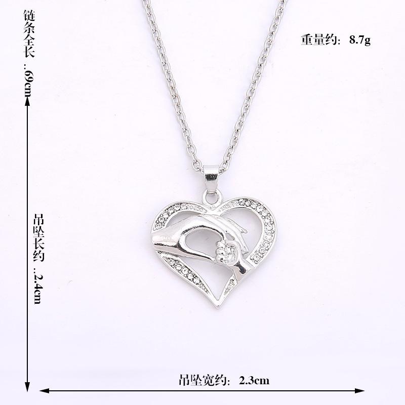 Three-color electroplating hand in hand heart-shaped pendant mother's day peach heart short necklace clavicle chain jewelry