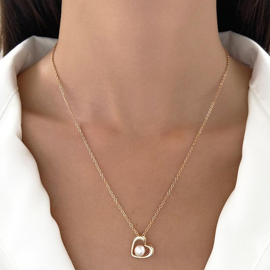 ins inlaid pearl love necklace retro fashion niche design hollow heart-shaped clavicle chain temperament necklace