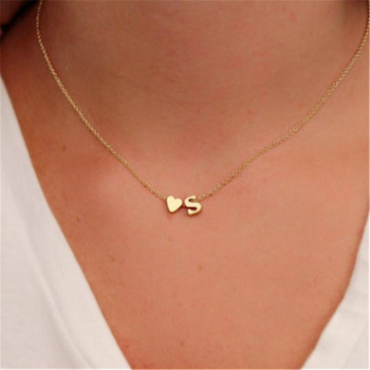 Fashion Jewelry Simple Peach Heart Shaped Letter Necklace Temperament Versatile Letter Love Clavicle Chain Necklace