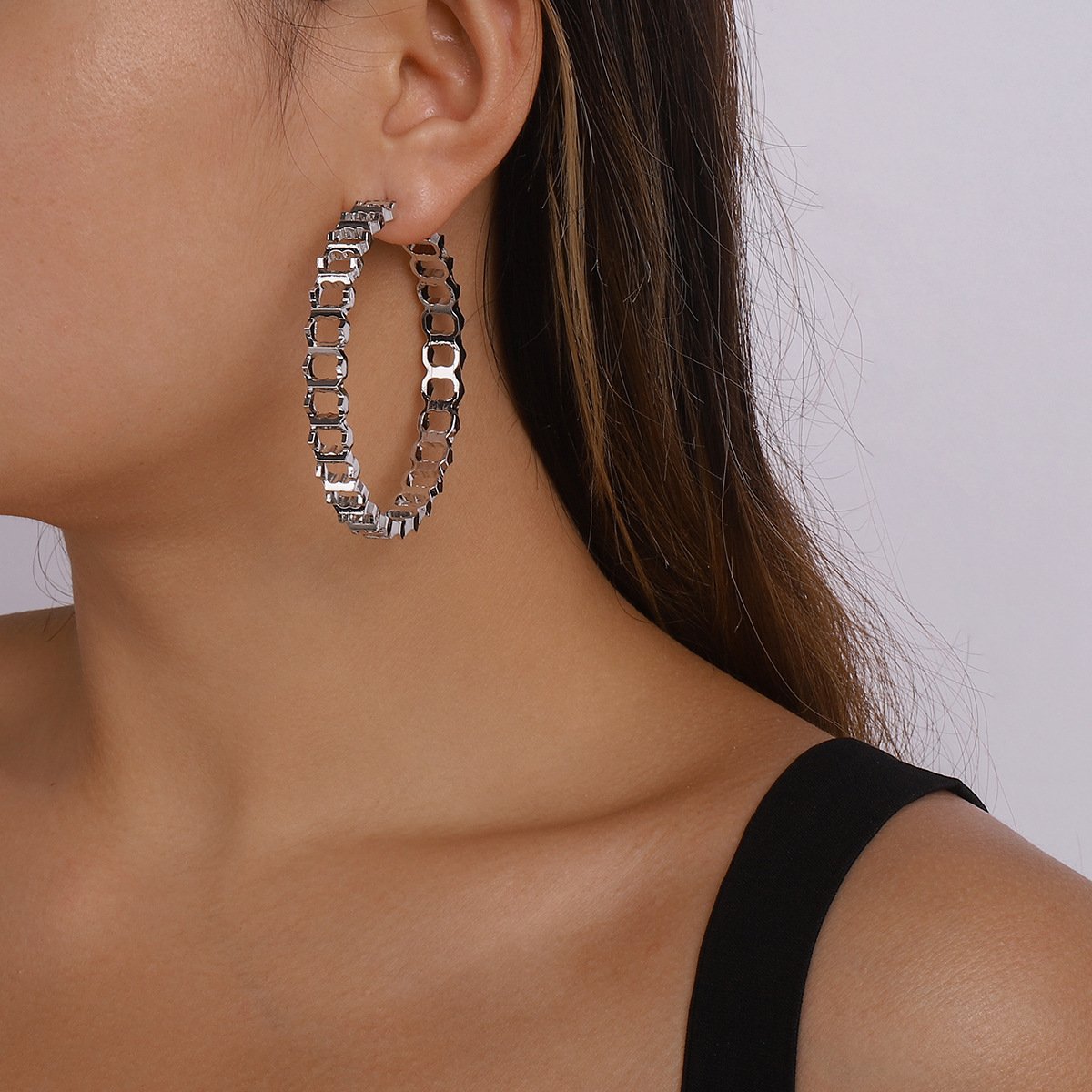 E1428 Exaggerated C-shaped Earring Hollow Geometric Irregular Chain Earrings Earrings