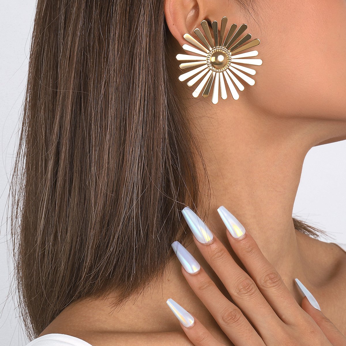 E196 Personality Design Niche Sunflower Glossy Earrings Cold Niche Sunflower Metal Earrings