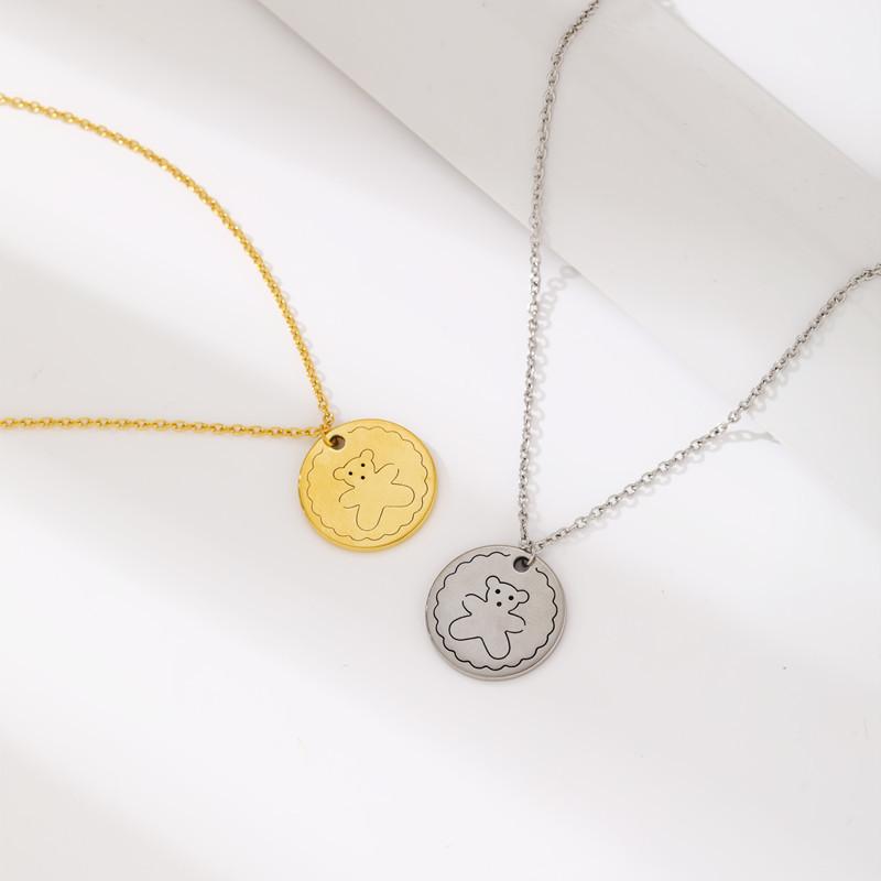 Earth Cool Bear Round Necklace Men and Women Couples Cute Hip Hop Pendant Personality Fashion Clavicle Chain Titanium Steel