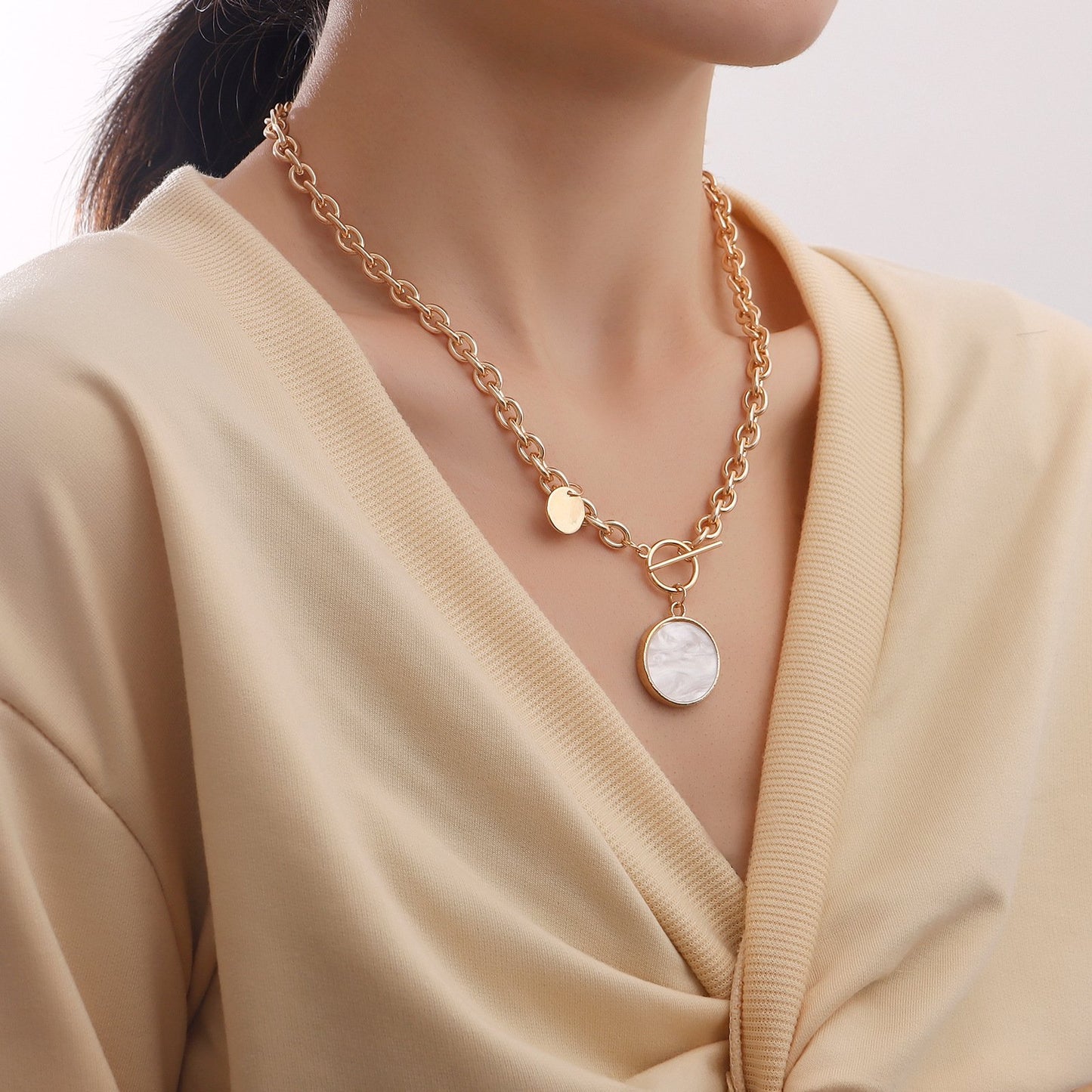 Jewelry punk clavicle chain niche design mother-of-pearl necklace female trend alloy sweater chain necklace