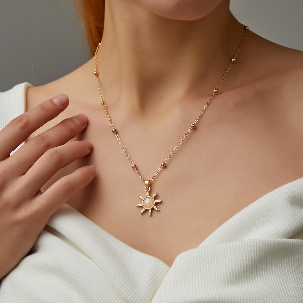 Accessories Opal Sun Necklace Temperament Inlaid Opal Small and Beautiful Simple Clavicle Necklace