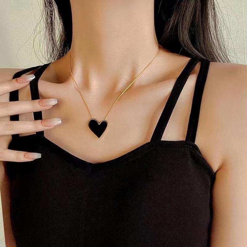 Year black big love necklace light luxury temperament clavicle chain titanium steel non-fading jewelry female