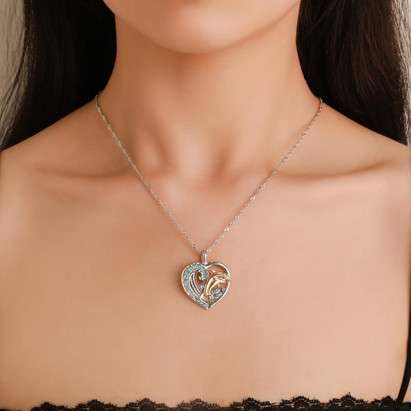 Fashion Love Dolphin Diamond Necklace Ladies Lovely Peach Heart Clavicle Chain Summer Necklace