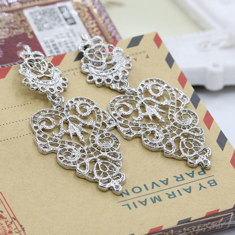 Earrings Versatile Bohemian Hollow Leaf Earrings Fashion Leaf Stud Earrings