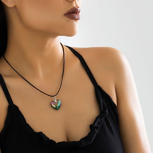 Jewelry creative niche colorful glass heart-shaped necklace female simple wax line single-layer pendant necklace