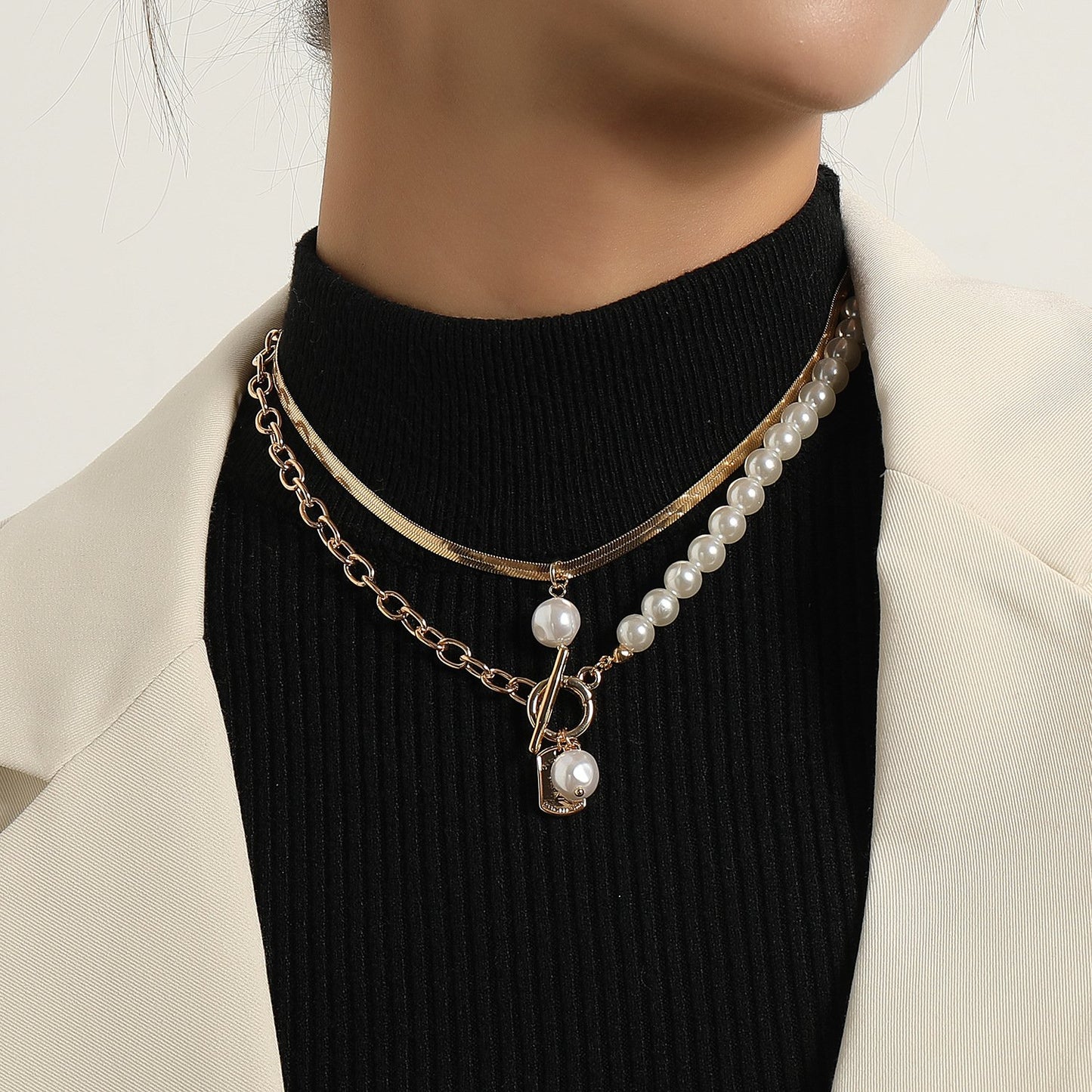 Jewelry OT Buckle Crown Queen Pearl Pendant Necklace Women's Explosive Style Snake Bone Square Brand Necklace