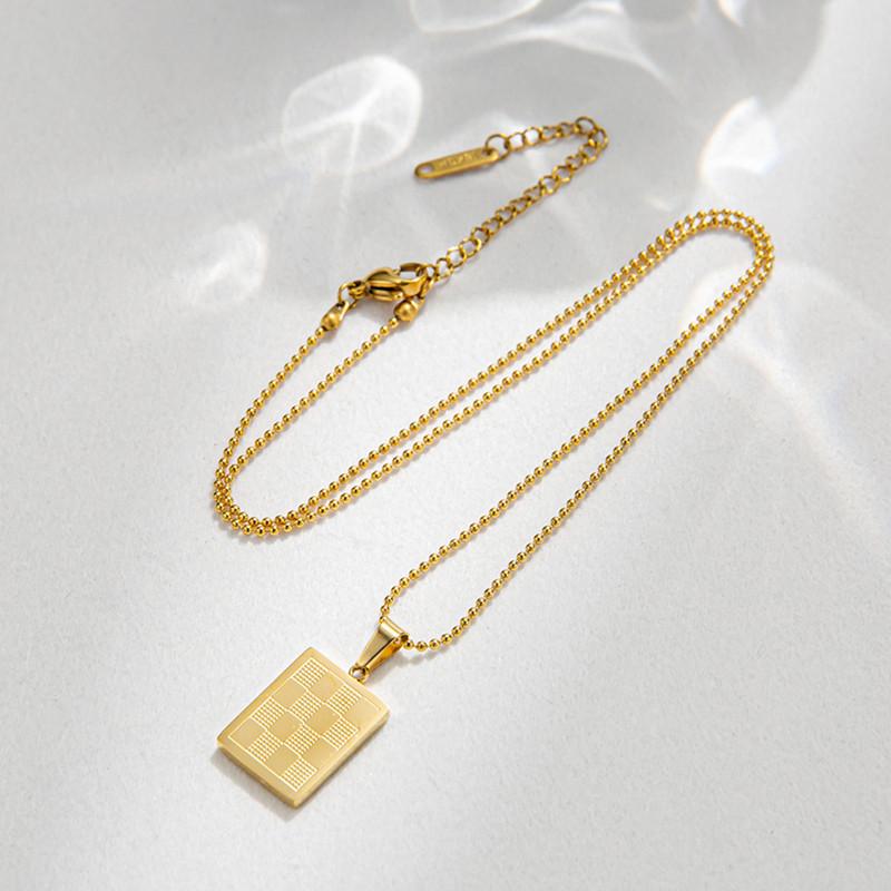 Retro square checkerboard pendant necklace stainless steel gold-plated clavicle chain simple personality ins