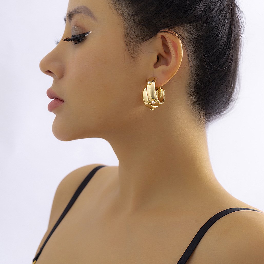 Jewelry Retro Fashion Pearl Stud Earrings Female Cold Versatile Geometric Metal C-shaped Earrings