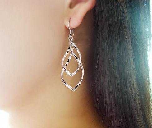 Classic Fashion Super Shiny Alloy Stud Earrings Twisted Rhombus Multilayer Earrings Double Hoop Lady Earrings