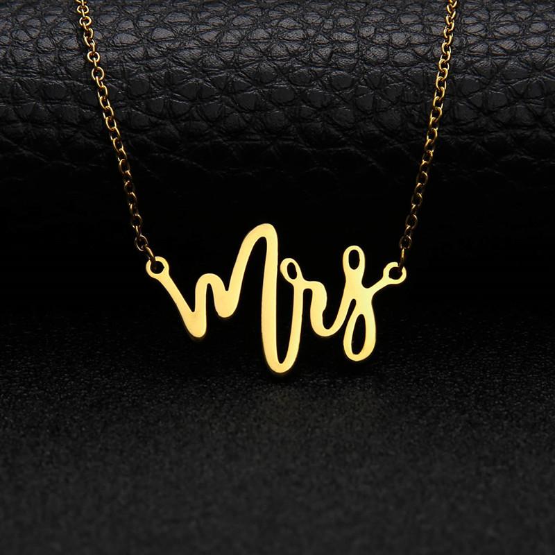English Mrs Necklace Female Titanium Steel Small Letter Clavicle Chain Bridesmaid Gift