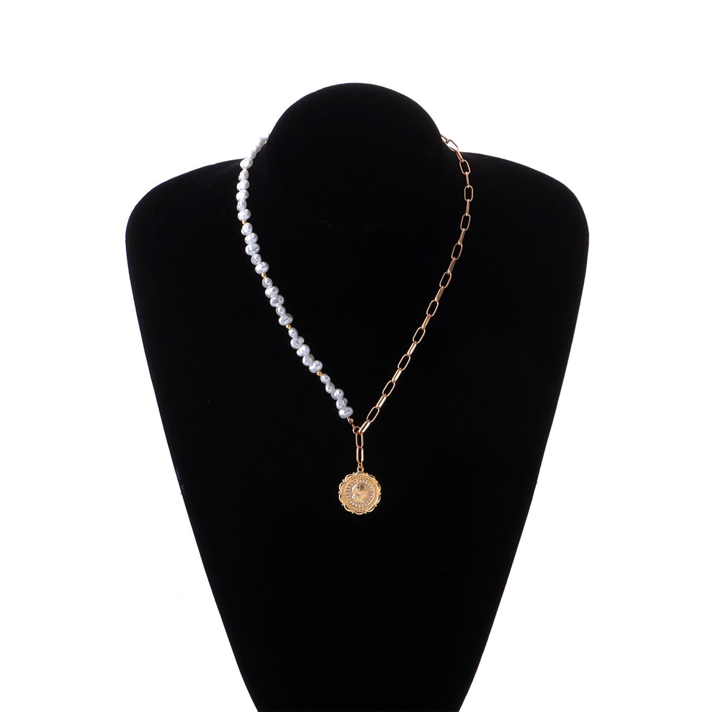 Jewelry Pearl Embossed Queen Pendant Necklace Female Creative Personality Fashion Lace Disc Necklace