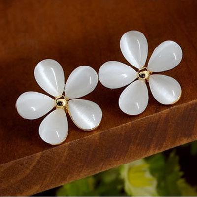 Cute Opal Flower Earrings Female Five Petal Flower Small Fresh Earrings Amoy Mixed Batch