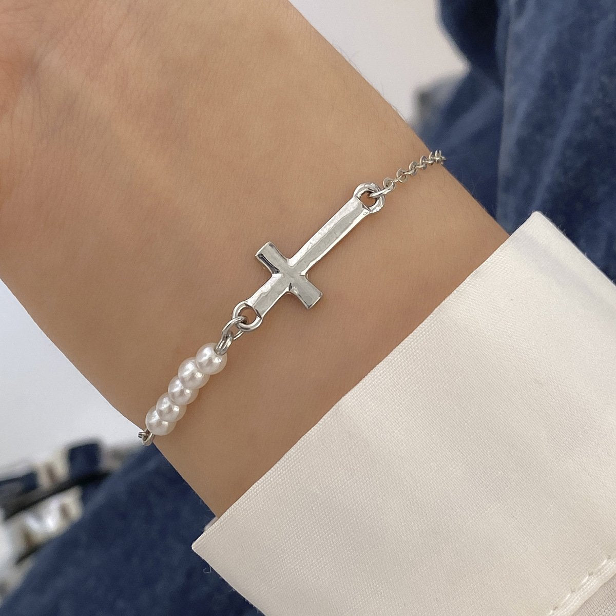 Jewelry temperament cold imitation pearl chain bracelet hip-hop simple metal cross jewelry