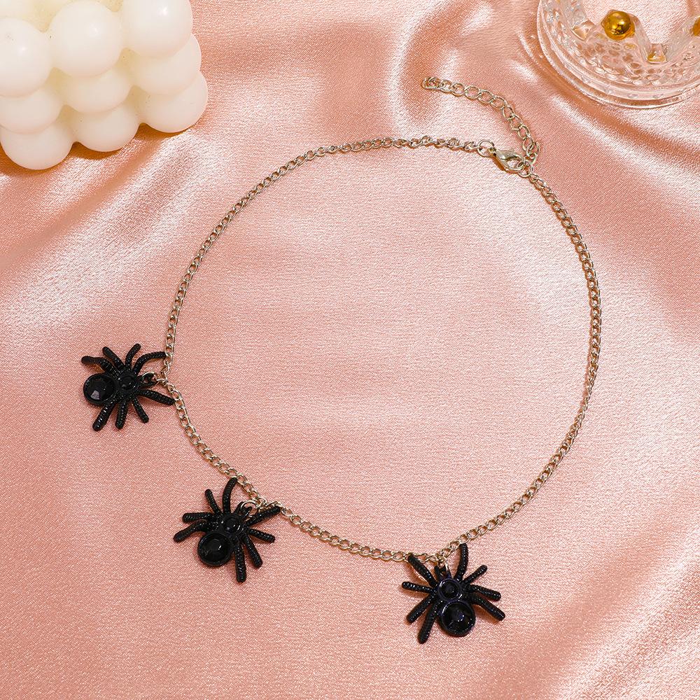 Retro Gothic Black Spider Pendant Necklace Niche Design Exaggerated Punk Clavicle Chain Halloween Gift