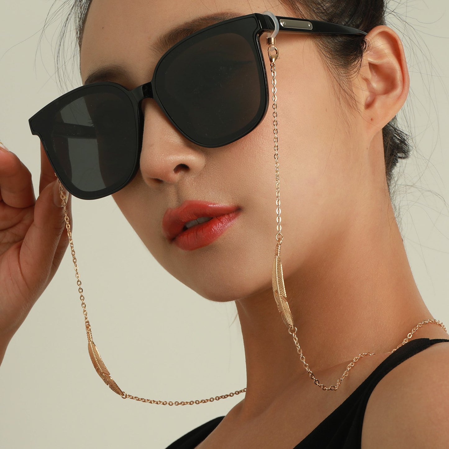 Ornament simple symmetrical alloy metal feather glasses chain versatile multi-use non-slip anti-lost lanyard