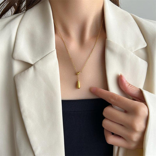 Ins titanium steel gold-plated design sense water drop temperament necklace female light luxury fashion simple collarbone chain necklace