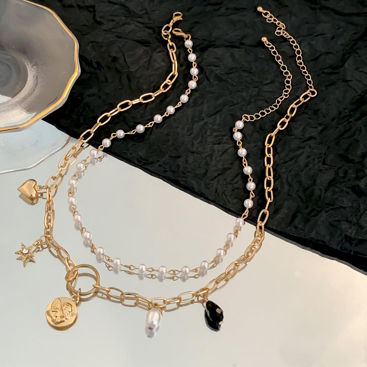 Jewelry hip-hop stacked double-layer imitation pearl necklace niche simple sequin love star necklace