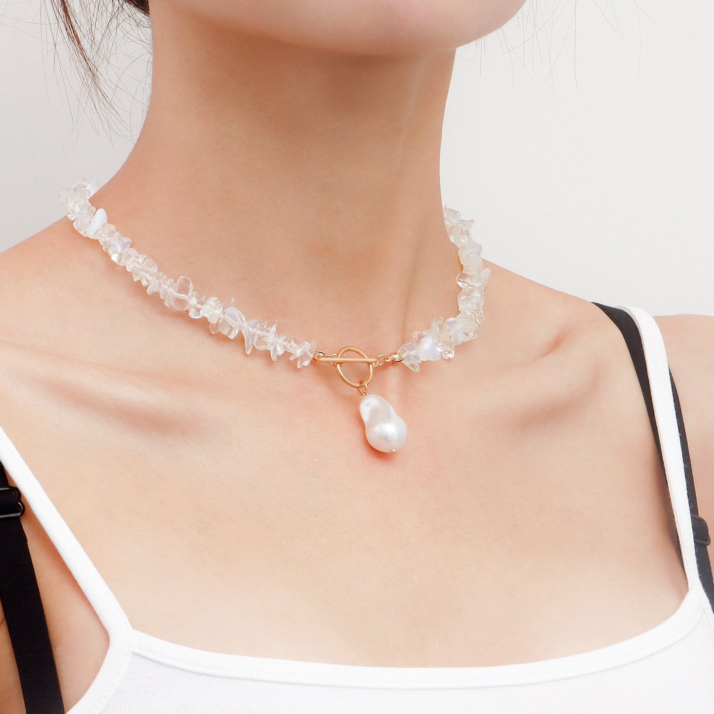 Jewelry Large Shaped Pearl OT Buckle Necklace Femininity Fashion Transparent White Turquoise Necklace