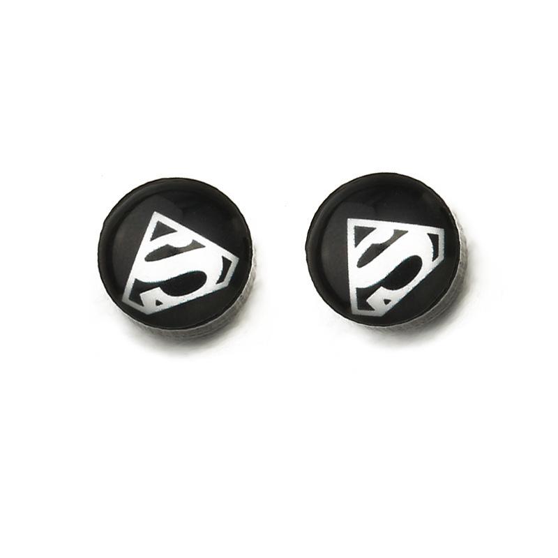 Ins retro design sense earrings creative round five-pointed star skull magnet earrings trendy ear accessories