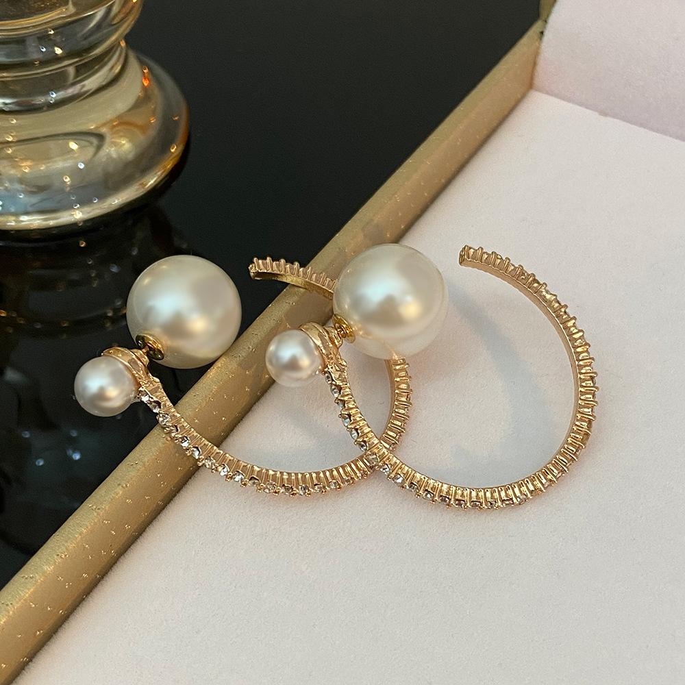 Exaggerated diamond-encrusted pearl earrings women's fashion light luxury niche design geometric big earrings net red earrings trend