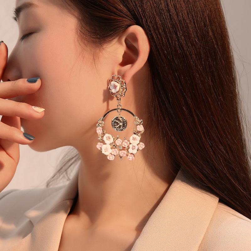 Exaggerated pastoral earrings female retro large circle flower earrings beautiful small fresh baroque earrings