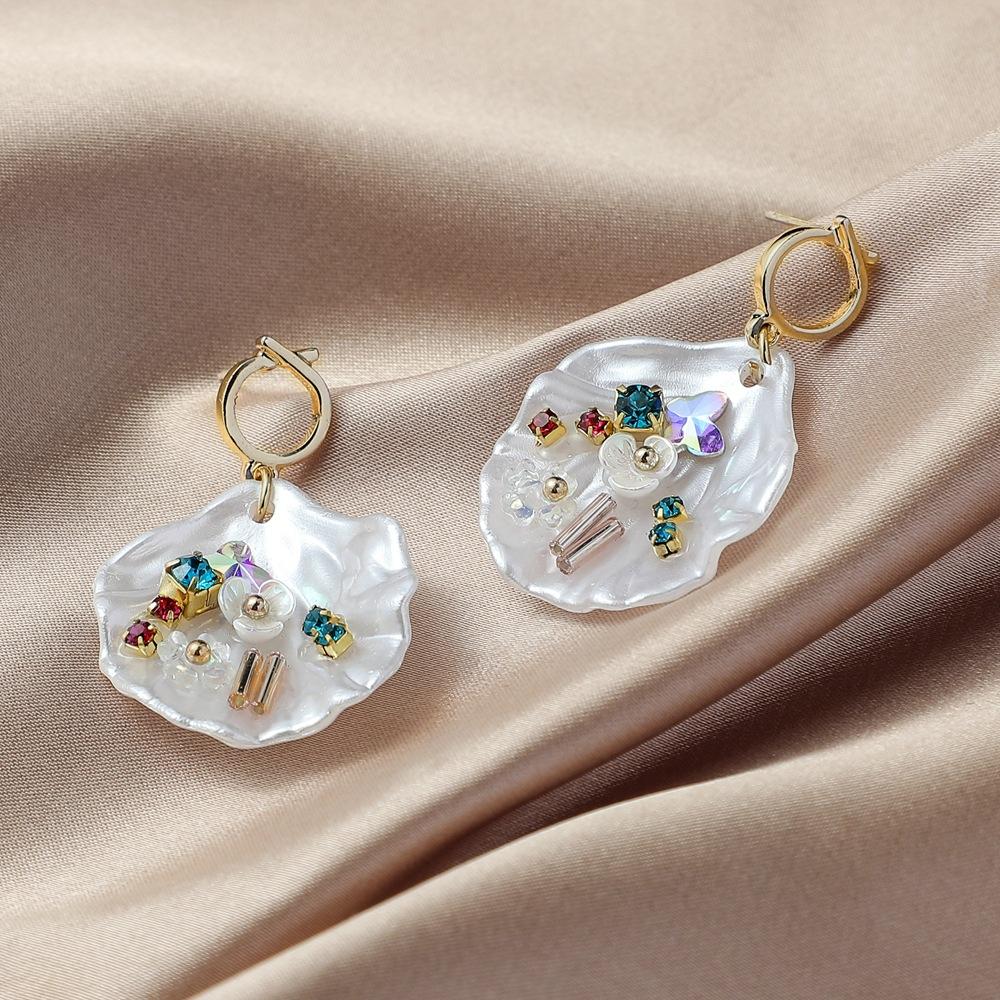 Bohemian Beach Shell Colored Diamond Pearl Flower Earrings Fashion White Fan Shape Diamond Ladies Earrings Jewelry
