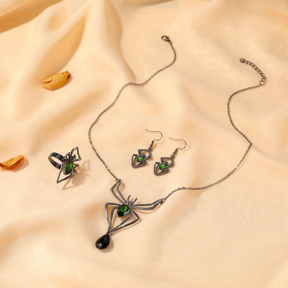 Halloween Jewelry Exaggerated Three-piece Spider Necklace Earrings Ring Retro Emerald Set Accessories