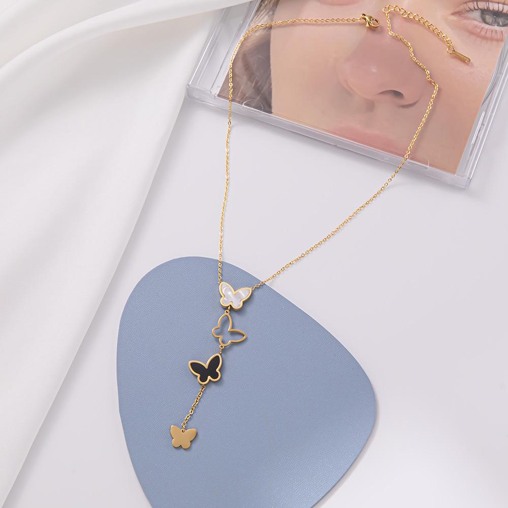 Original fresh small butterfly necklace light luxury niche stainless steel collarbone chain inssen series for girlfriend