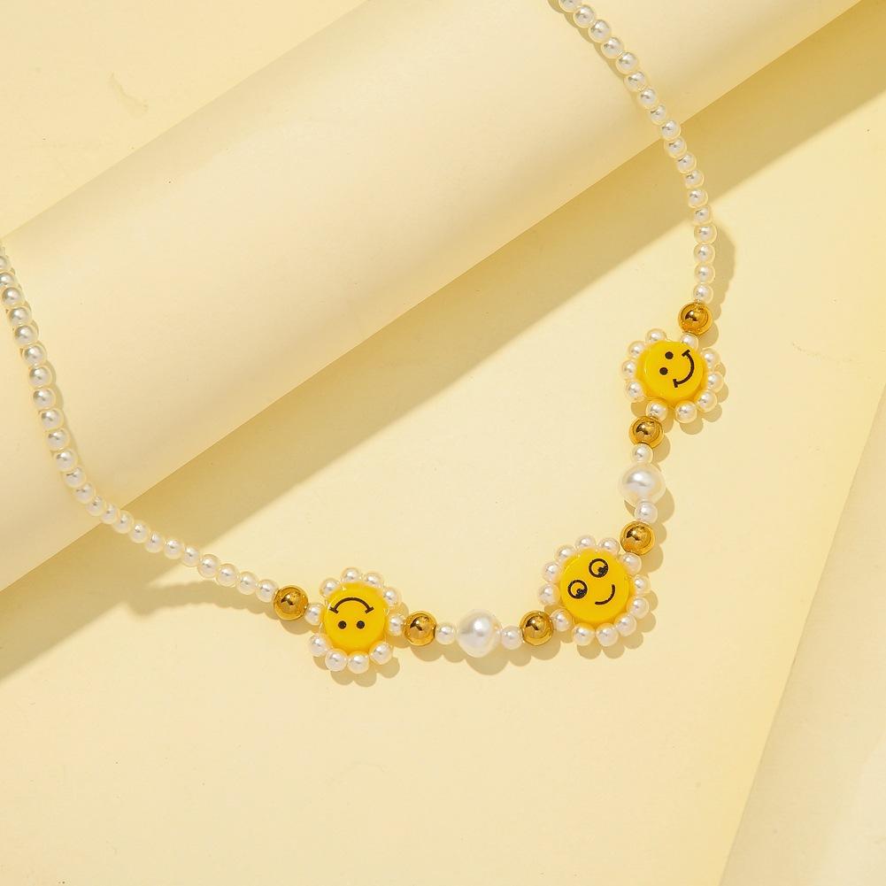 Hand-woven Baroque Pearl Smiley Clavicle Chain Cute Personality Mosaic Flower Smile Necklace Jewelry