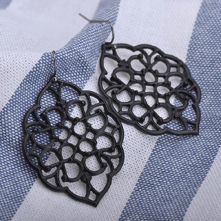 Hollow simple fashion exaggerated big earrings geometric oval lace geometric earrings