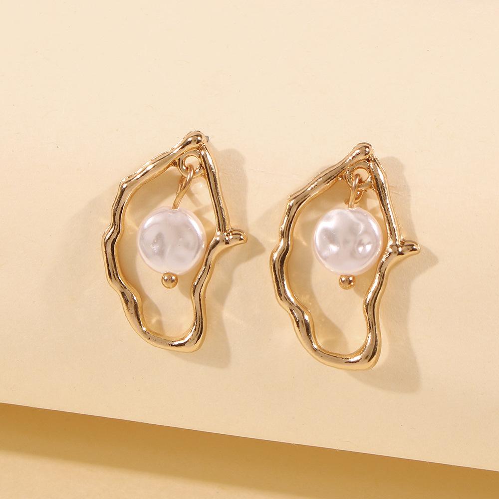 E8368 fashion style niche irregular pearl earrings earrings feminine elegant earrings fashion